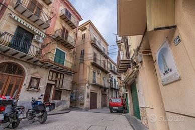 4 VANI Appartamento fronte Duomo di Monreale, Via