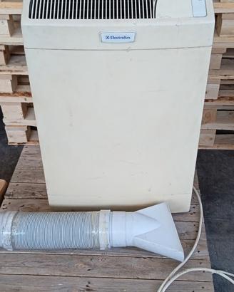 Condizionatore portatile Electrolux EPat800