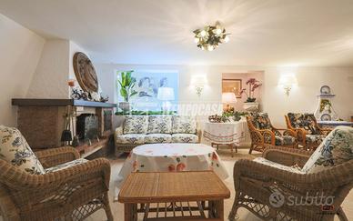 RESIDENZA DI LUSSO CON ASCENSORE INTERNO E GIARDIN