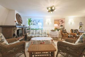 RESIDENZA DI LUSSO CON ASCENSORE INTERNO E GIARDIN