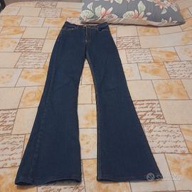 Jeans Zara donna, nuovi a zampetta 