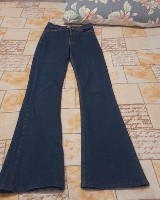Jeans Zara donna, nuovi a zampetta 