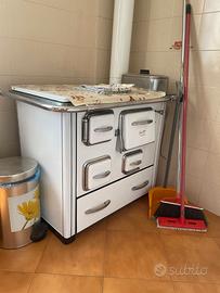 Cucina stufa economica a legna