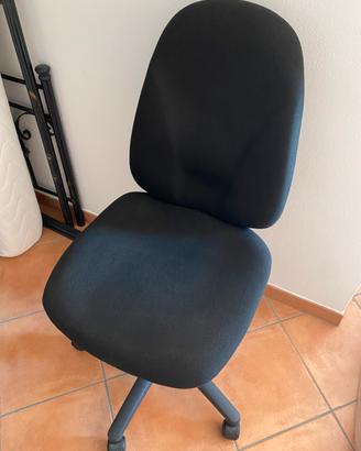Sedia nera da ufficio