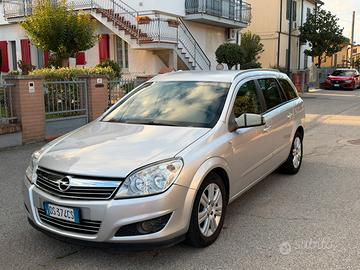 Opel Astra dell’anno 2008, cilindrata 1.7d