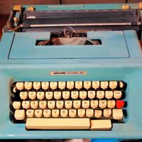 Macchina da scrivere Olivetti