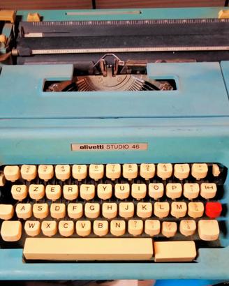 Macchina da scrivere Olivetti