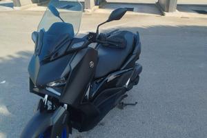 Yamaha XMAX 125 (2024) Icon Black – Soli 4.800 km