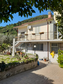 Villetta singola con ampio spazio esterno