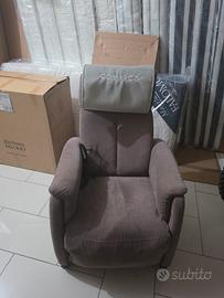 Poltrona italiana spazio relax alza persone .