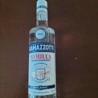 bottiglia di sambuca 