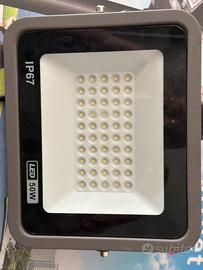 Faro a led
