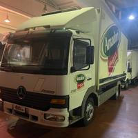 Mercedes 818 frigorifero con sponda