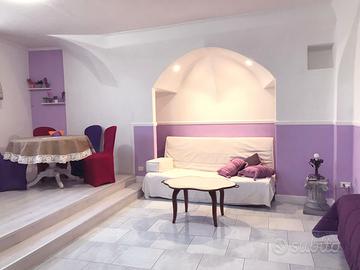 Pied a terre sul porto d'Ischia dal 18/8