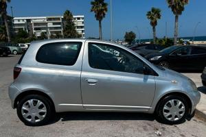 TOYOTA YARIS 1.0 OK NEOPATENTATI