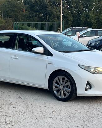 Toyota Auris Hybrid Automatica Permute Rate