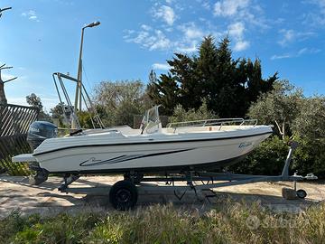 Barca Ranieri Azzurra e motore yamaha