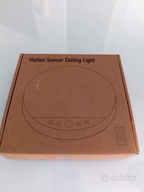 lampada led con sensore di movimento 