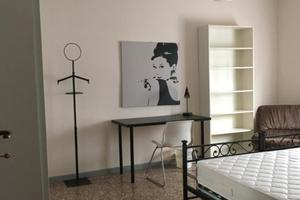 Camera zona ospedale per studentessa o giovane lav