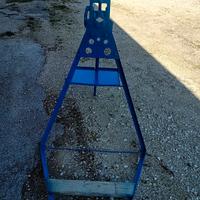 Cavalletto per filettatura tubi