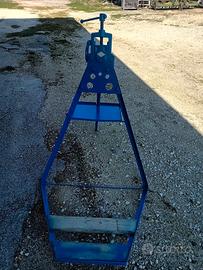 Cavalletto per filettatura tubi