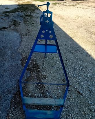 Cavalletto per filettatura tubi