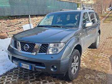 fuoristrada Pathfinder R 51