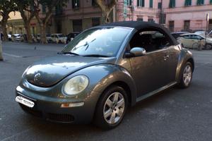 AUTO VOLKSWAGEN NEW BEETLE DEL 2006 TARGA ITALIANA