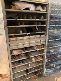Armadi scaffali officina ricambi e minuteria