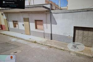 Casa indipendente-lastrico libero no enfiteusi