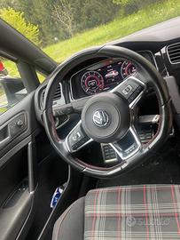 VOLKSWAGEN Golf 7ª serie - 2017