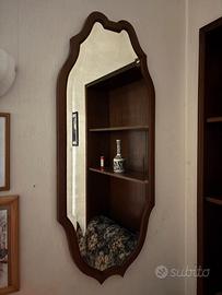 Specchio antico di forma ovale