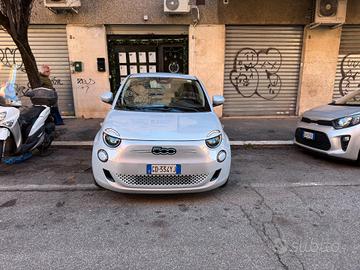 Fiat 500 500e Berlina 42 kWh Icon
