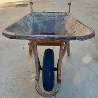 Carriola in ferro