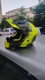 casco e mascherina moto cross 