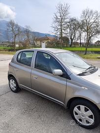 Toyota Yaris 1.0i 16V cat 5 porte Sol