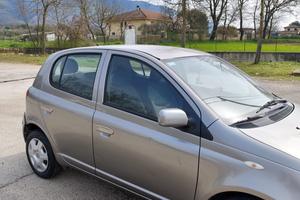 Toyota Yaris 1.0i 16V cat 5 porte Sol