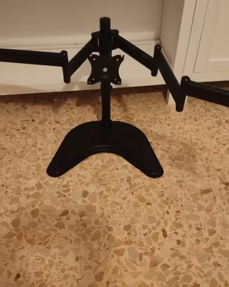supporto triplo monitor da scrivania 