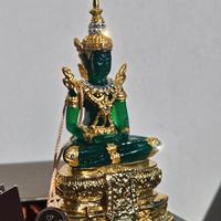 Statua  Buddha Oro 24k e pietre preziose handmade