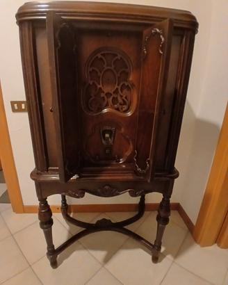Mobile radio e giradischi d'epoca