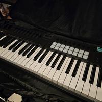 Tastiera midi Novation Launchkey Mk4  49 tasti 