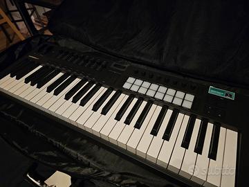 Tastiera midi Novation Launchkey Mk4  49 tasti 