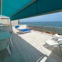 Casa sul mare con terrazze panoramiche