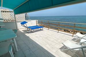 Casa sul mare con terrazze panoramiche