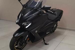 T Max 560 anno 2020 km perfette condizioni € 8.500