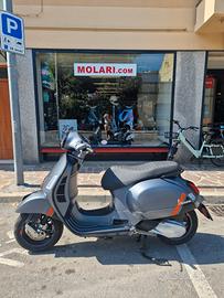 Piaggio Vespa 300 GTS Super