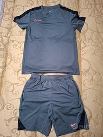 T-shirt e pantaloncini Nike bambino originale
