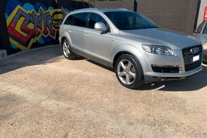 Audi Q7 S LINE