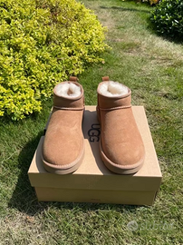 UGG Ultra Mini castagna N.41