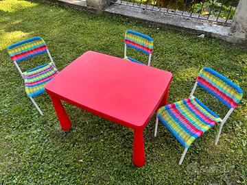 Tavolo prima infanzia e 3 seggioline